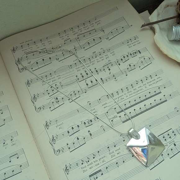 Elegant Silver Pendant Necklace - Picture 6 of 9